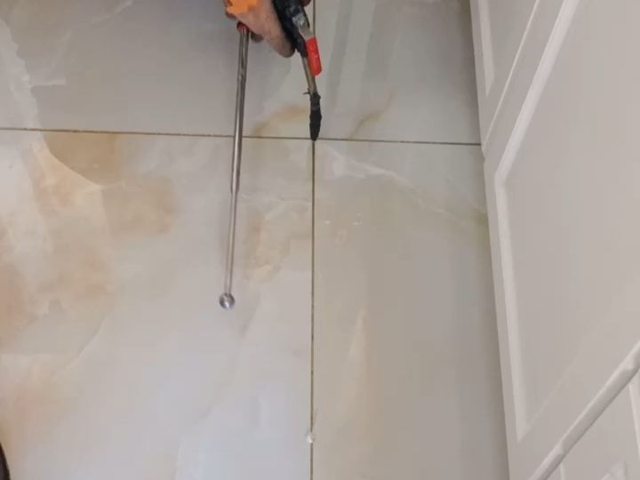 地上瓷砖空鼓用什么胶好(地面瓷砖空鼓怎么办?瓷砖空鼓补救方法) 地上瓷砖空鼓用什么胶好(地面瓷砖空鼓怎么办?瓷砖空鼓补救方法)